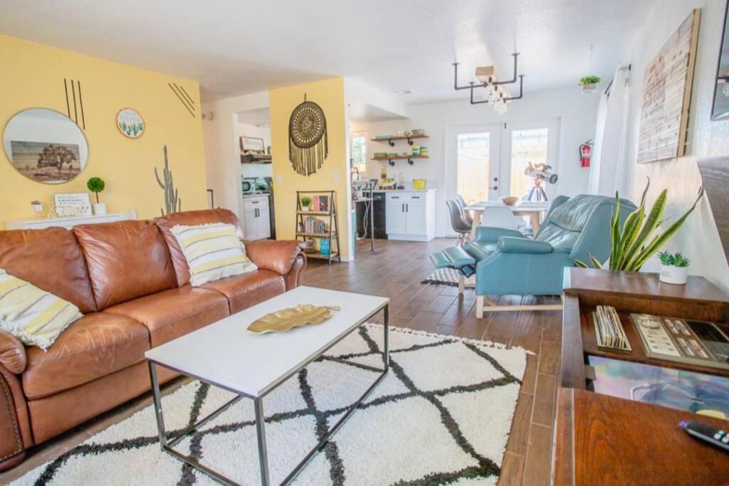 New! Jt Sunshine House Cozy, Artsy & Comfy, Dog Friendly, 3Bd Villa Joshua Tree Exterior photo